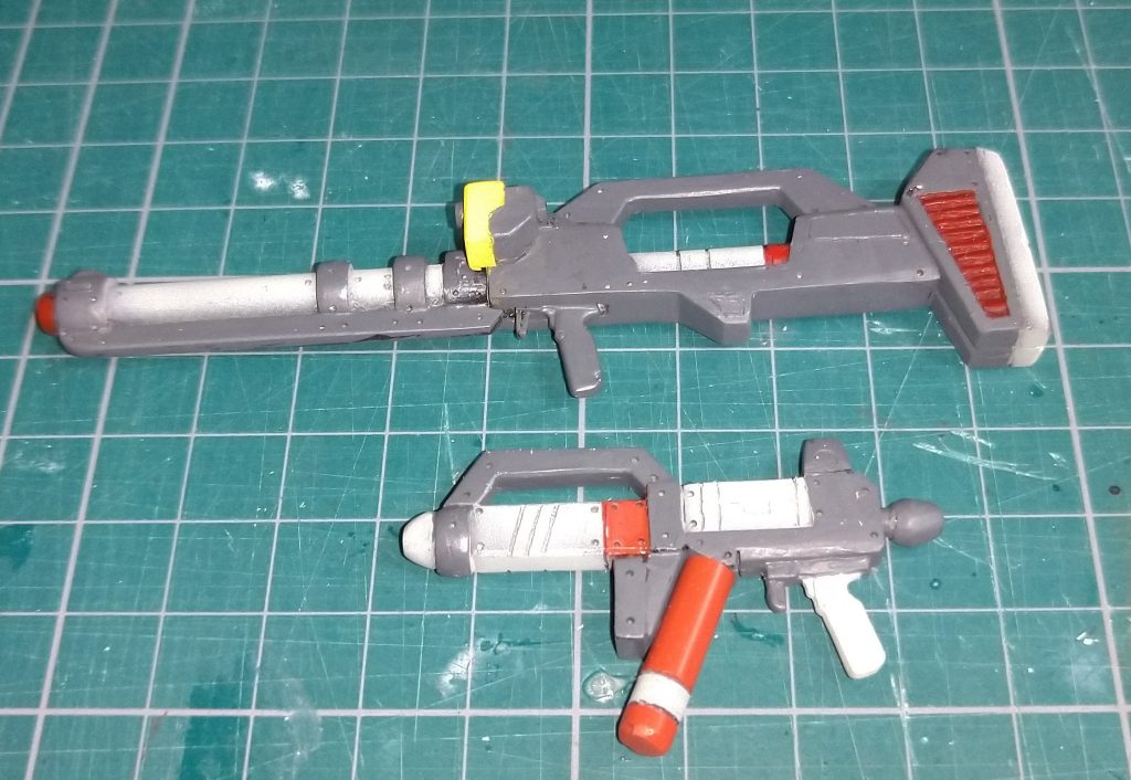 武装のレールキャノンとF型ビームスプレーガンも自作しました！