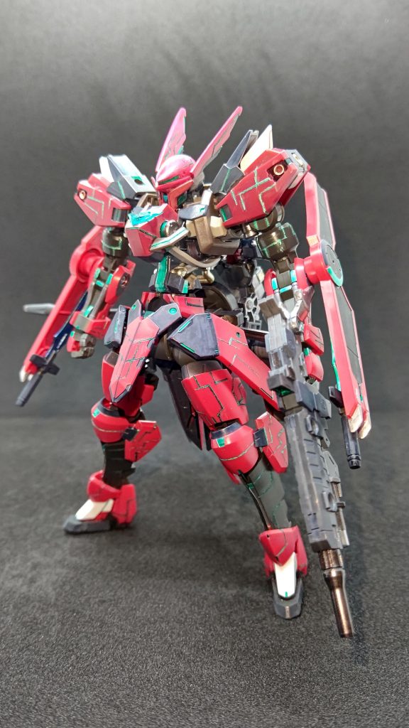 Front(武装時)グリムゲルデ本来の武装はそのままマウントできるように調整しました。30MMからのライフルは手持ちです( ̄▽ ̄;)