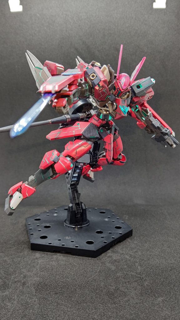 今回もガンダムマーカーによる直塗り塗装になります。使用したガンマカガンマカメタリックセット  グリーンガンマカSEEDダークブルーガンマカSEEDグレーガンマカMSVダークグレーガンマカシャアレッドガンマカシャアピンクガンマカEXヘビーガンメタリックガンマカEXメッキシルバーガンマカEXホワイトゴールドガンマカクリアー光沢&つや消しとなります。最後までご覧頂きありがとうございました♪