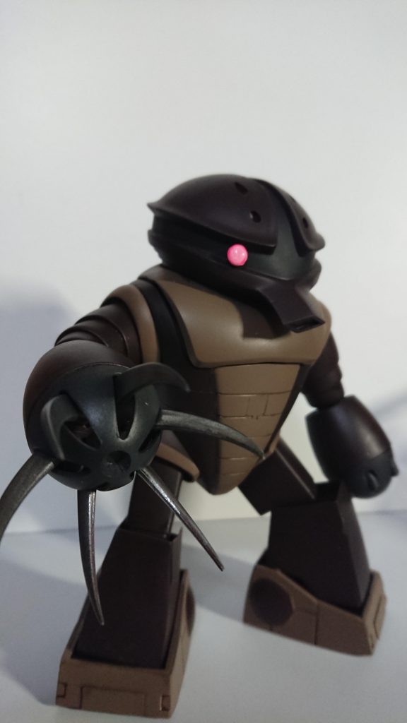 膝と足首、肘部分にボールジョイント使用、ストーリーで紹介した通りモノアイは磁石使用。