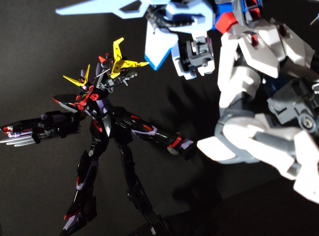 なぜか絡みが多いソードストライクと。