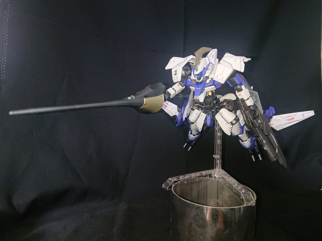 グングニルとマルチライフルで、高速強襲モードレギンレイズ、カラーリング、グングニル(レプリカ)から、あの2人が開発に関わったとか、いないとか🤭