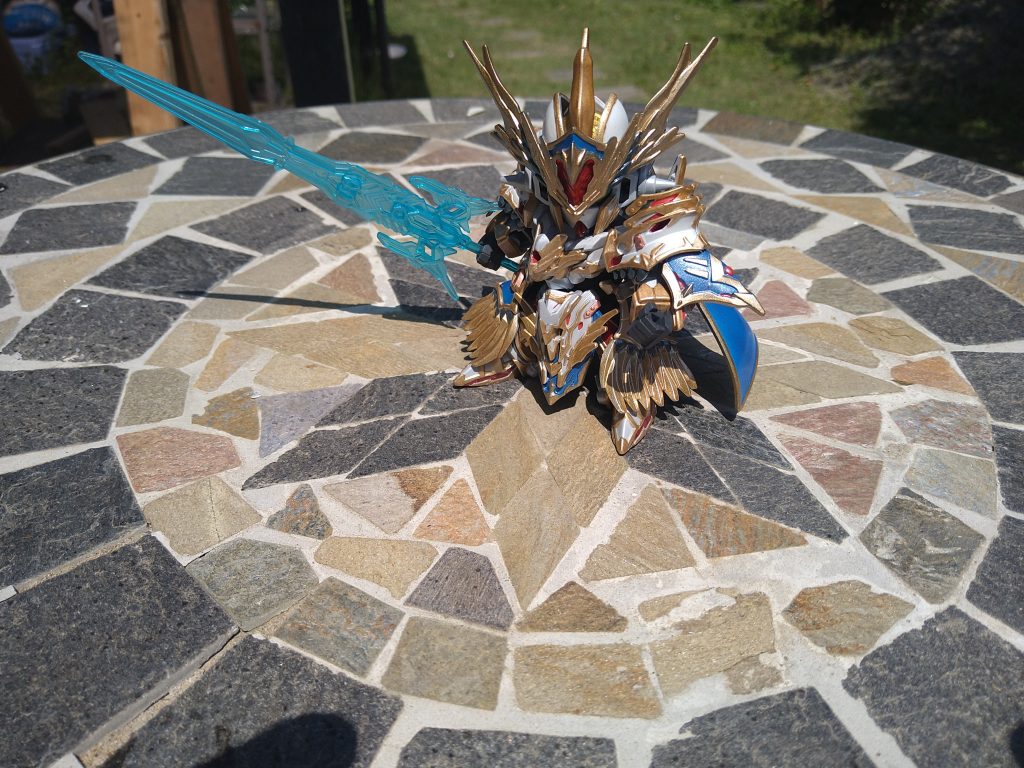 筆塗りできれいに塗るのが大変でした。でも完成形が見えるとやり甲斐がありました😁最近のSDはプロポーションがかなり良いので塗装の仕上がりで見違えて楽しかったです