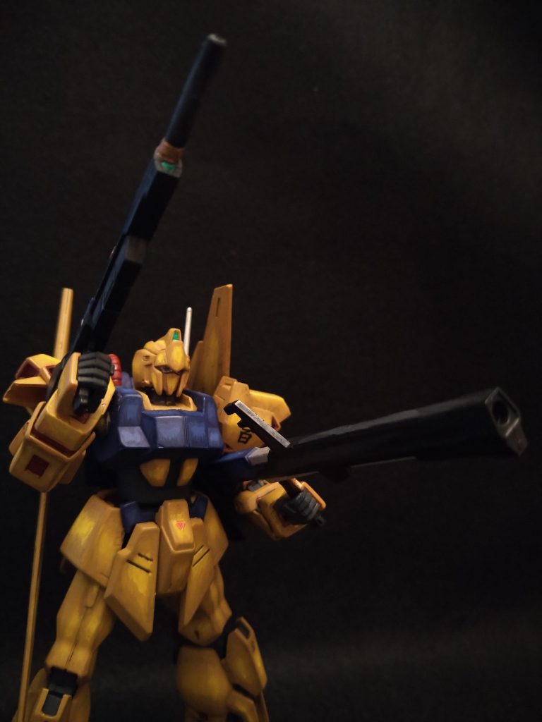 再び両手に構えて