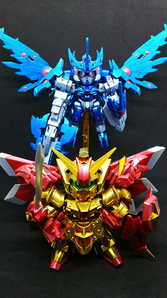 最後!通常のスペリオルドラゴンとツーショット!この組み合わせで飾りたくて作ったヴァルキランダーでしたが、羽が横に広すぎてスペースを取り過ぎるので、飾り棚レギュラーから外された悲運のキット。以上、ご覧頂き、ありがとうございましたー!