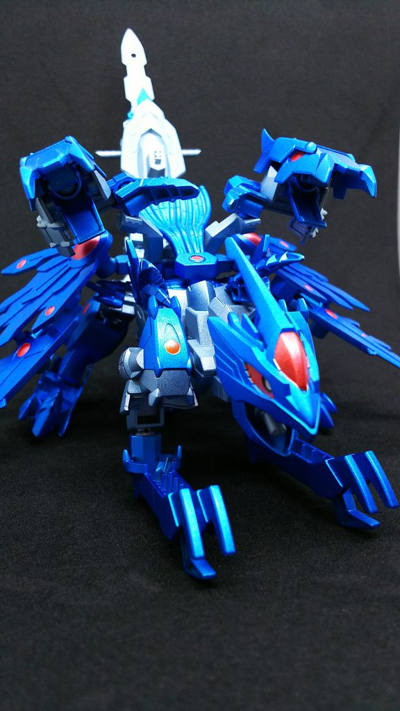 ドラゴン?モードで一枚。首が三つのドラゴン・・・なんですけど真ん中だけ鳥っぽい頭なので、ドラゴンと名乗っていいのか微妙なところ。