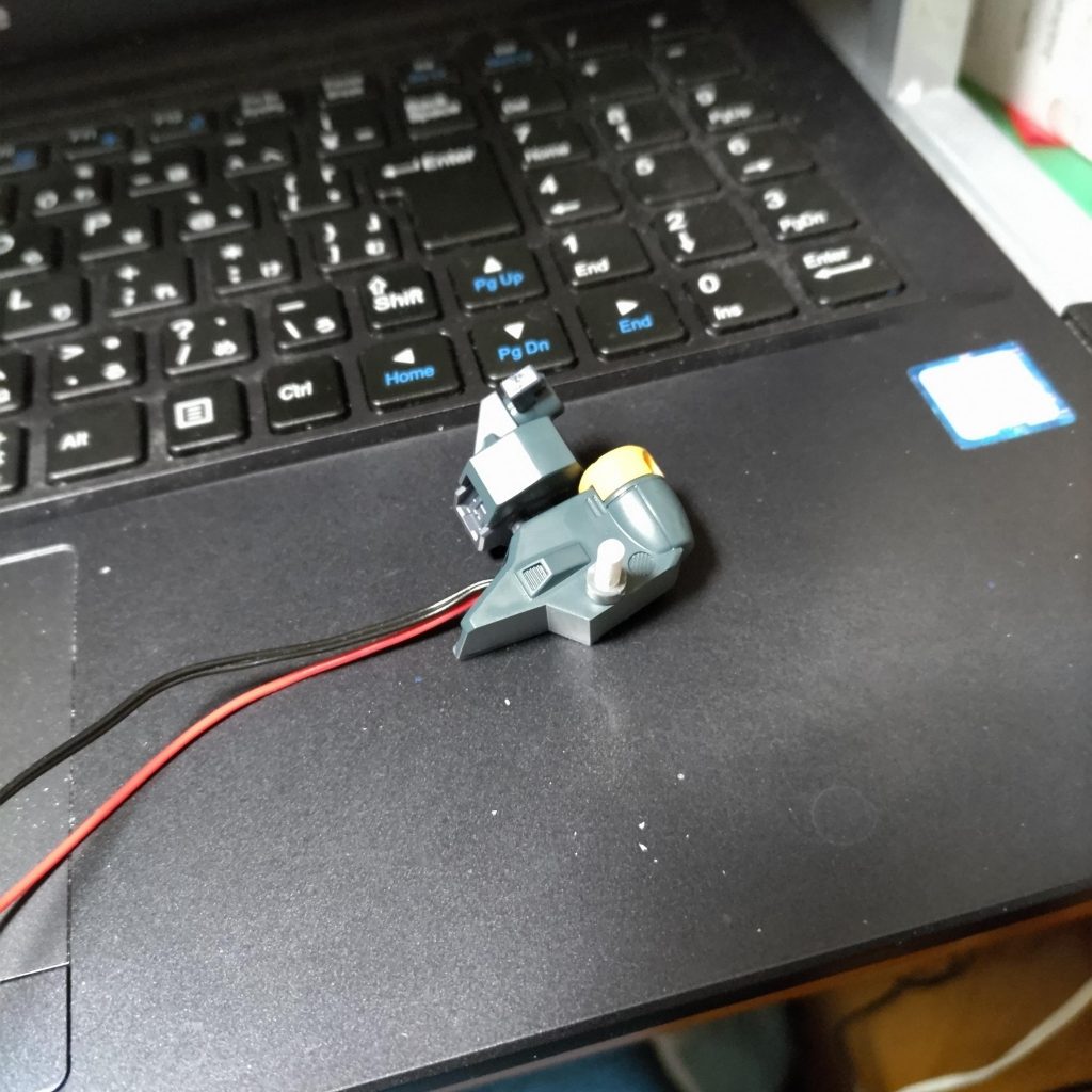 ヴェスバーを乗っけるのに悪戦苦闘し何とか形になりましたが、少し強引になってしまったので次回もっと上手く作れるようにしたいです。？？「ただ認めて次の糧にすればいい。それが大人の特権だ」