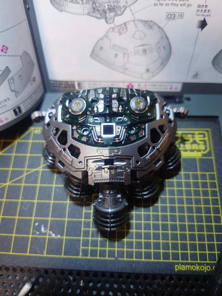 目に優しくはなかった…