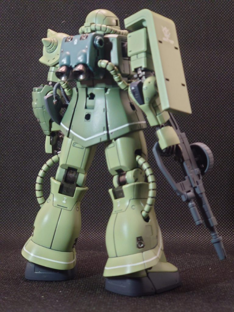 関節などはメタリックグレイです。ランドセルだけ無塗装です…。（色が見つからなかった）