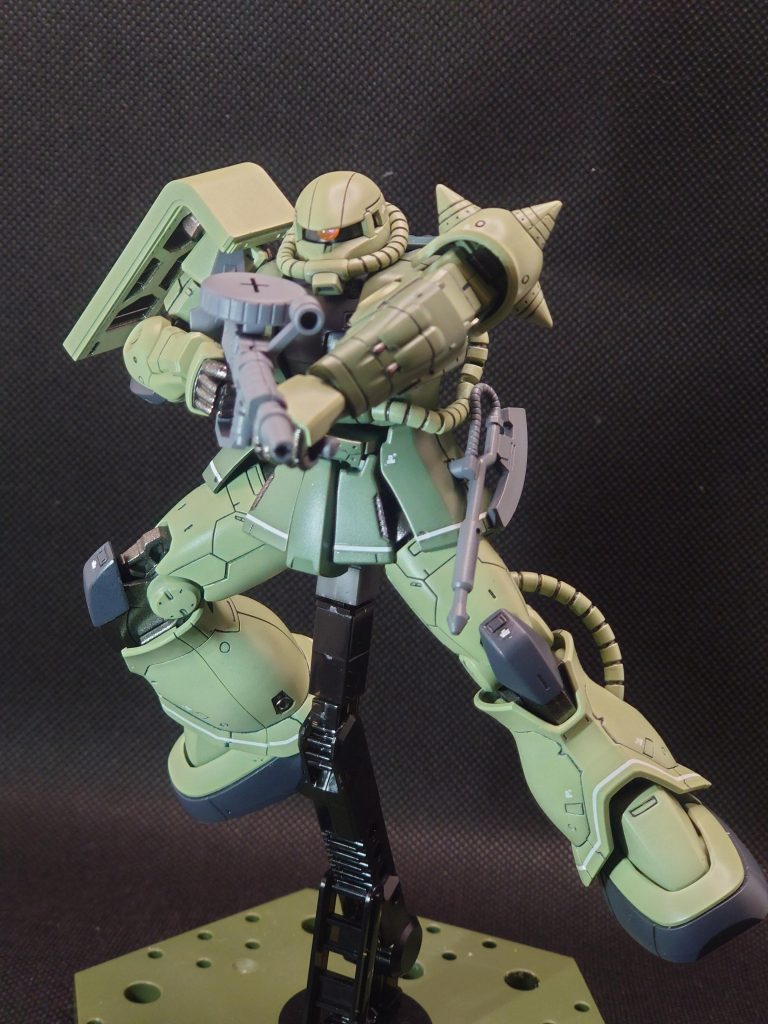 やっぱね、この色ですよ、ザクは。