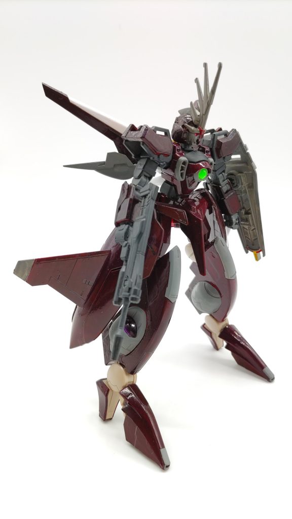 未だに未熟ですが、それでも初挑戦の荒々しさがわかります。色は暗い赤に拘ってマルーンに紺系色を混ぜ合わせました。