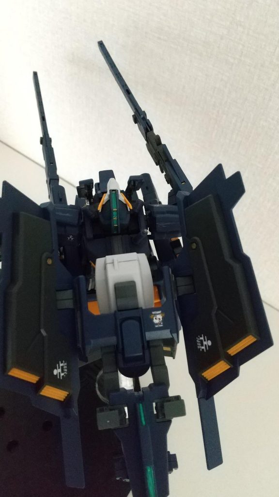 バックパックの色が、ヘイズル改と同じホワイトになってます。同じ色のがなかったので。ただ、光学センサーと同じ色になったので、むしろかっこいいと思ってます。