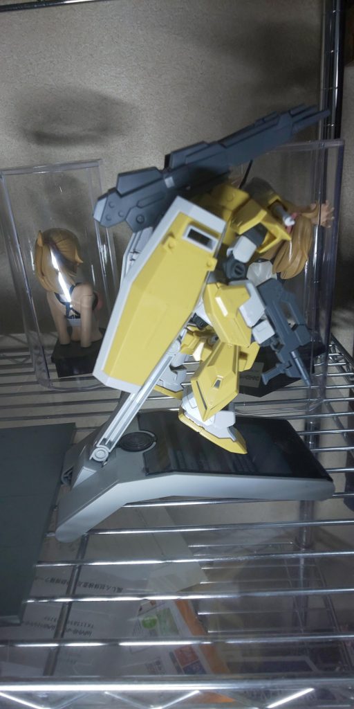 パワードジムカーディガン、側面