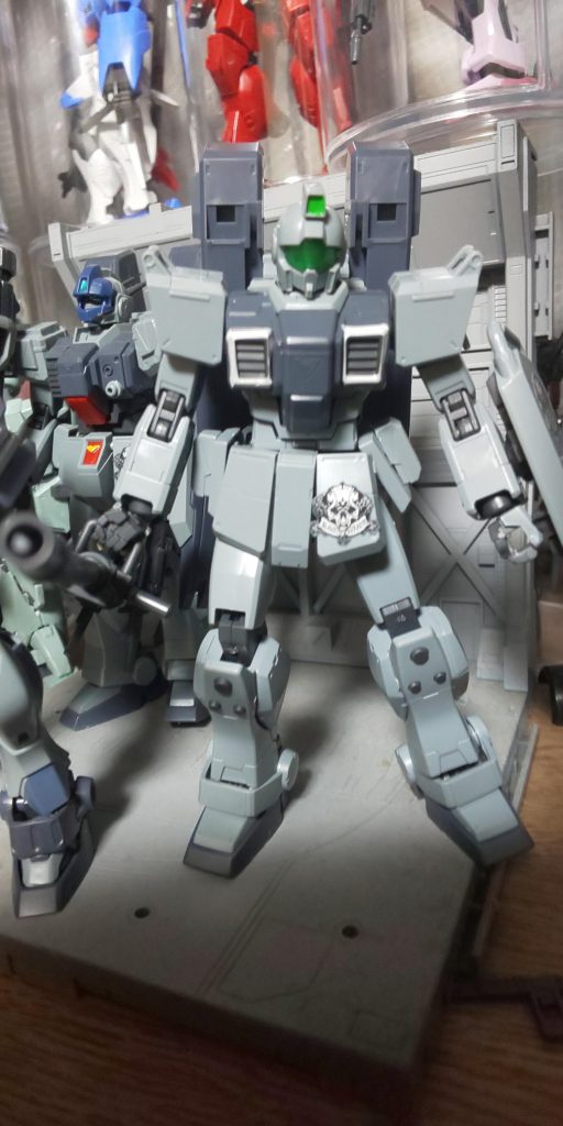 陸戦型ジム（スレイヴ・レイス隊仕様）（パラシュート・パック仕様）