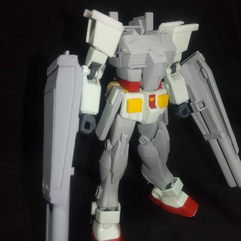 徐々に形になってきて先がちょっと見えた頃です。この時はまだ配色は決まってませんでした。