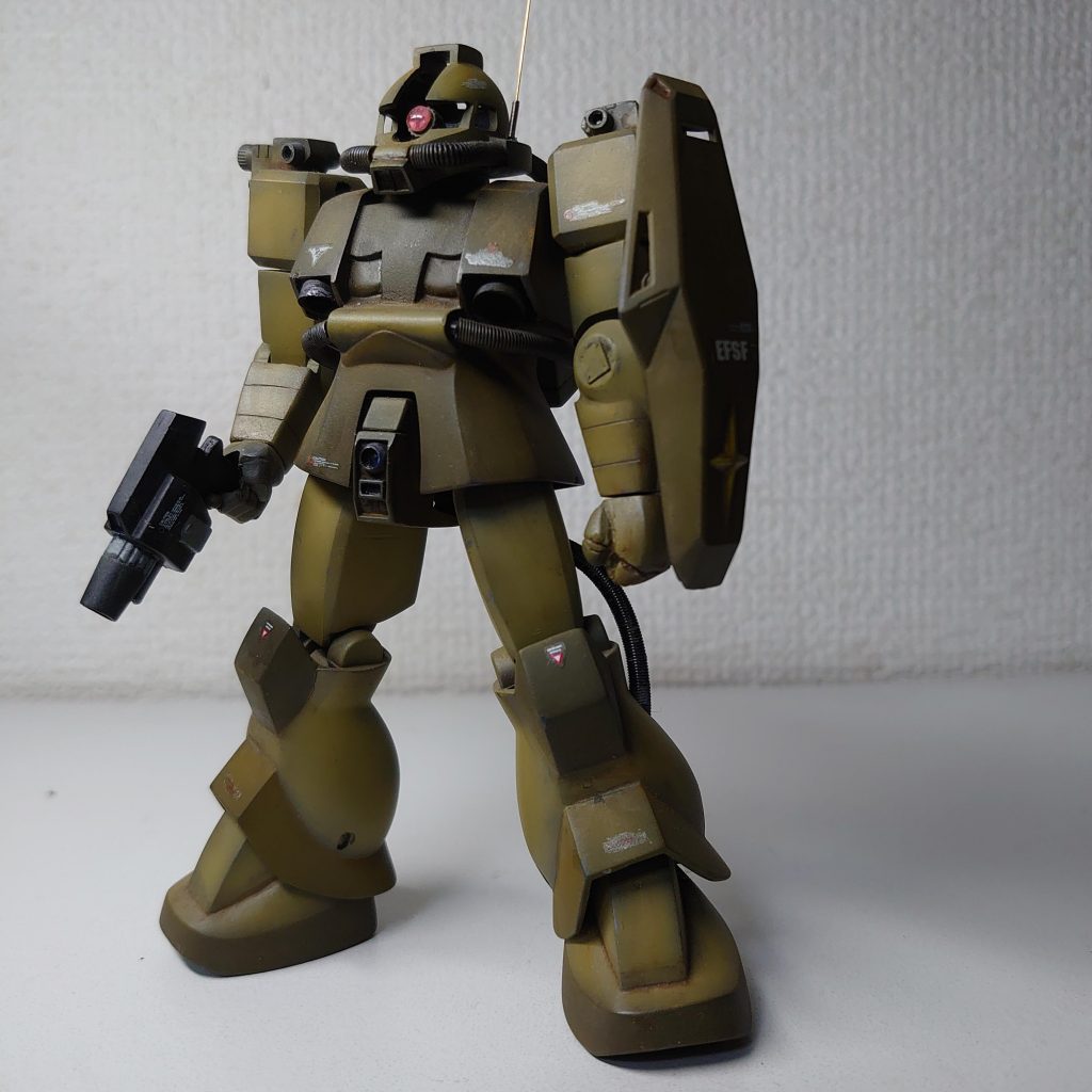 プロポーションは関節位置の変更のみですが、動力パイプはスプリングに変更。