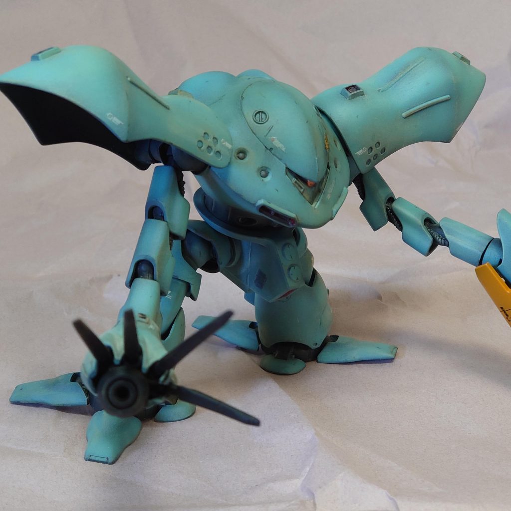 マーキングデカールは控え目に施しました。