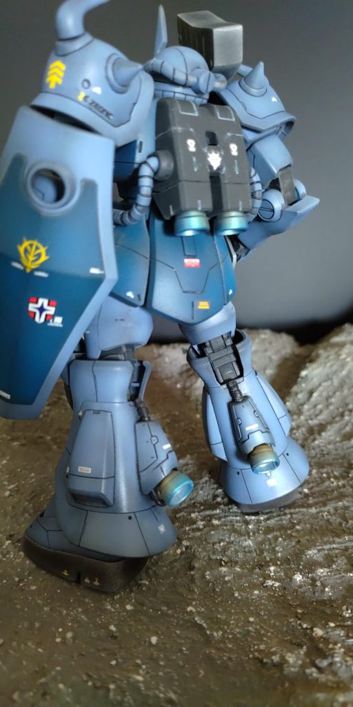 脚部スラスター増設