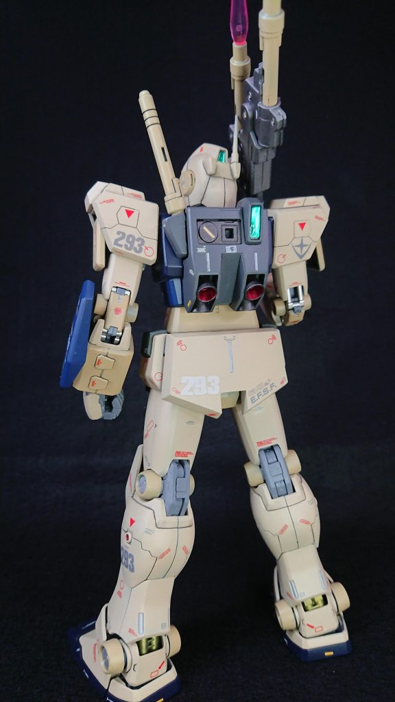 重量感を出す為にサフはブラックサフを吹いてます。