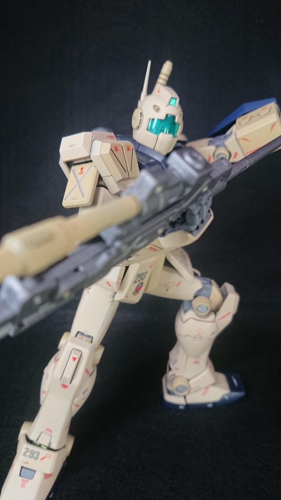 ビームサーベルのポジションを変更しました。