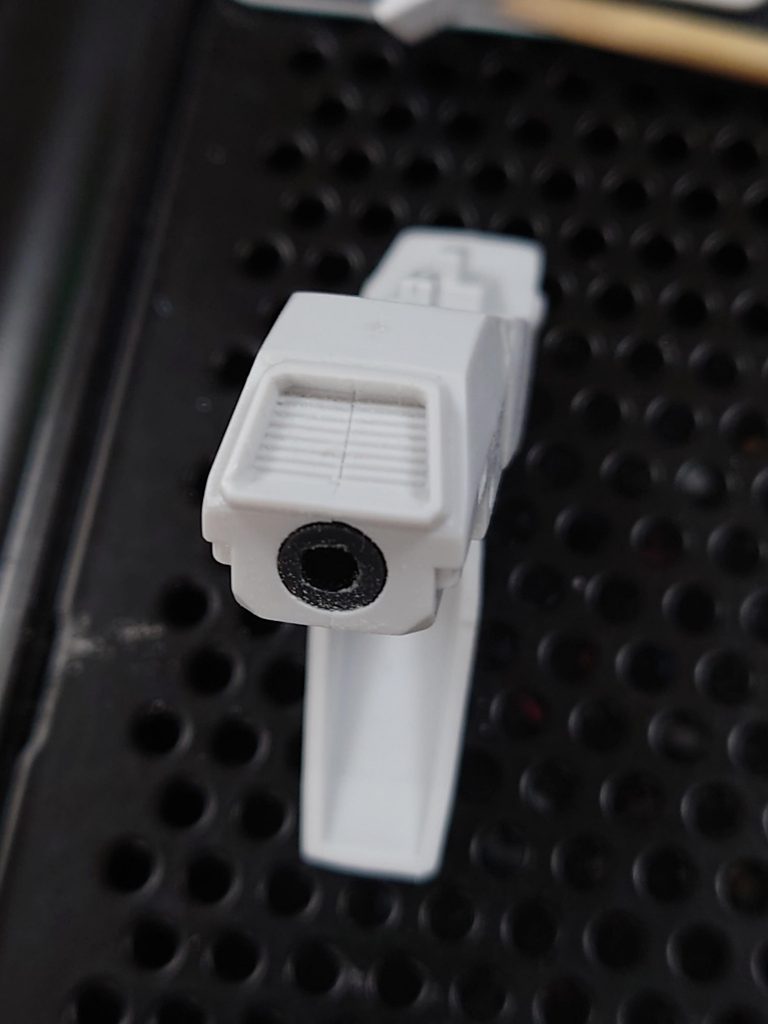 真ん中の合わせガッツリで消せそうに無かったので