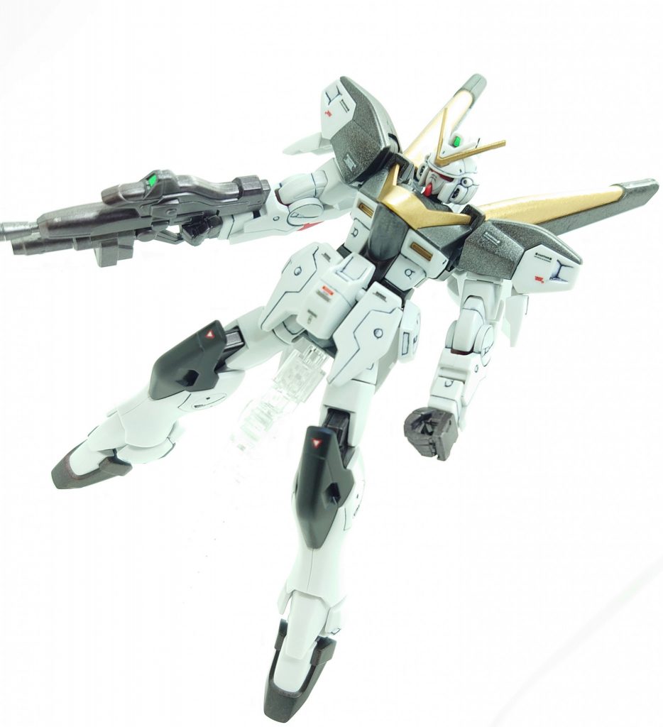 初めてHGUCのV2を作りましたが、小型ながらもプロポーションが整っており満足のいくキットでした。