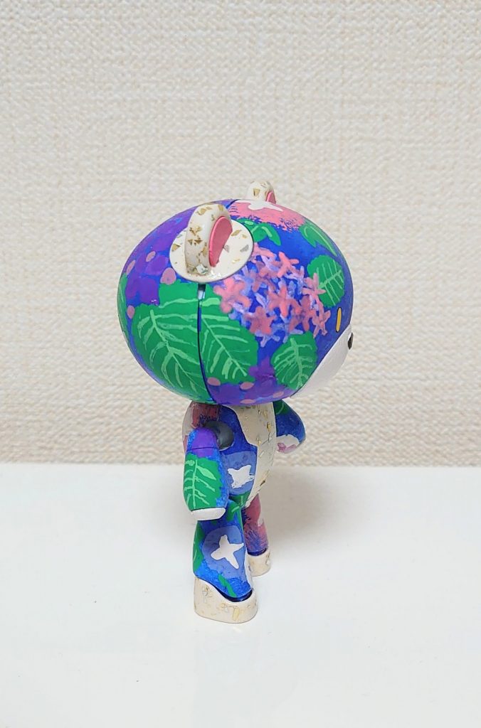 右半身は紫陽花がメイン。