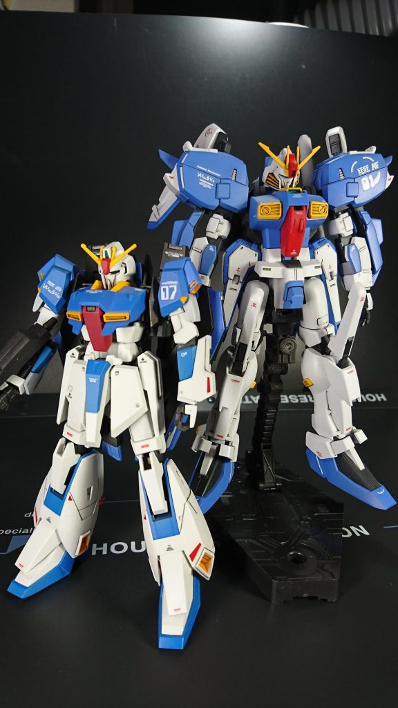 前回作成したセンチネル風ゼータガンダムとのツーショットです。並べてみるとSガンダムが大きく感じます。