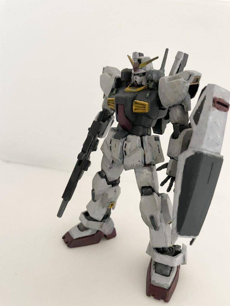 プロポーションと顔が旧HGUCの好みな所です。