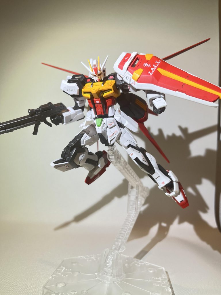 リマスター版MGストライクのパッケージを意識したポーズ！最後まで見ていただきありがとうございました。改修内容などまとめてるので、こちらもよかったら参照ください。https://weekend-hobby.com/post-536/536/