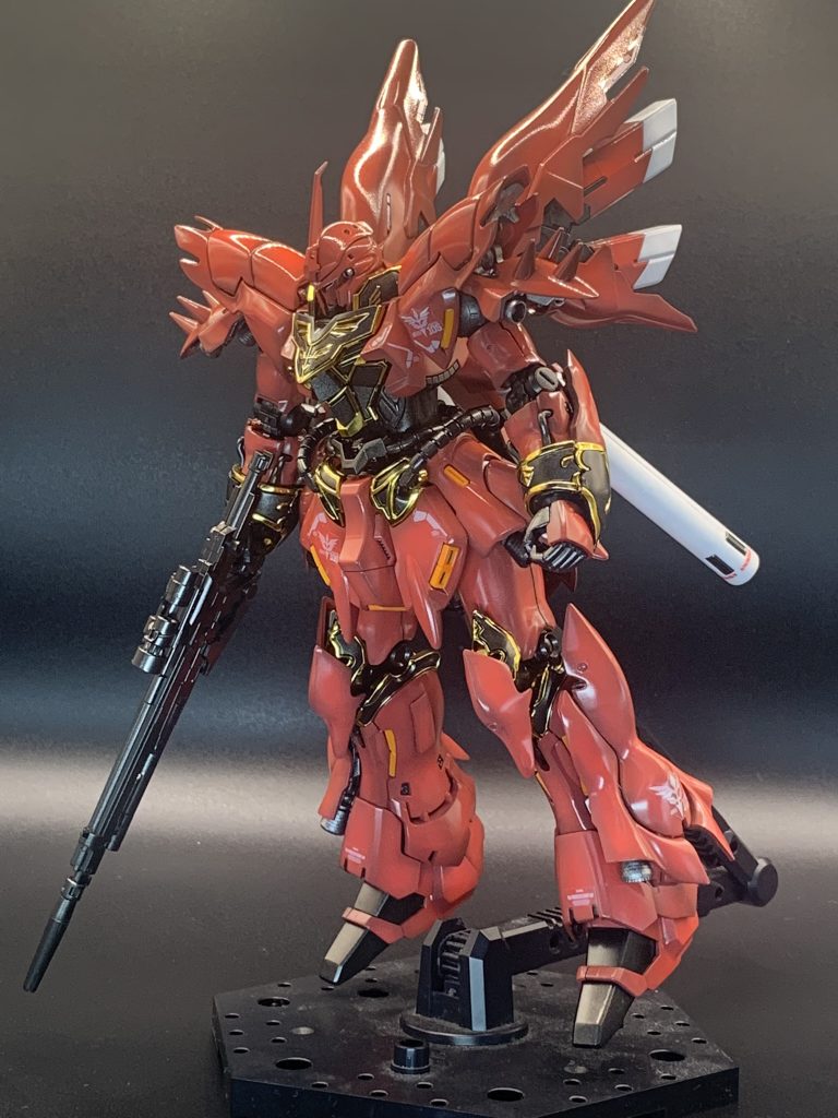 シナンジュRG 全塗装–3枚目/制作者：MR.T