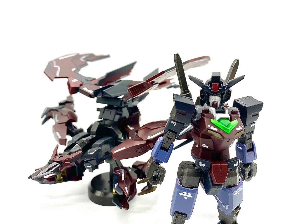 まずはユニットとコアガンダムですコアガンダムのカラーリングは赤が少なめなので合体前形態感が出てるかなと思います。