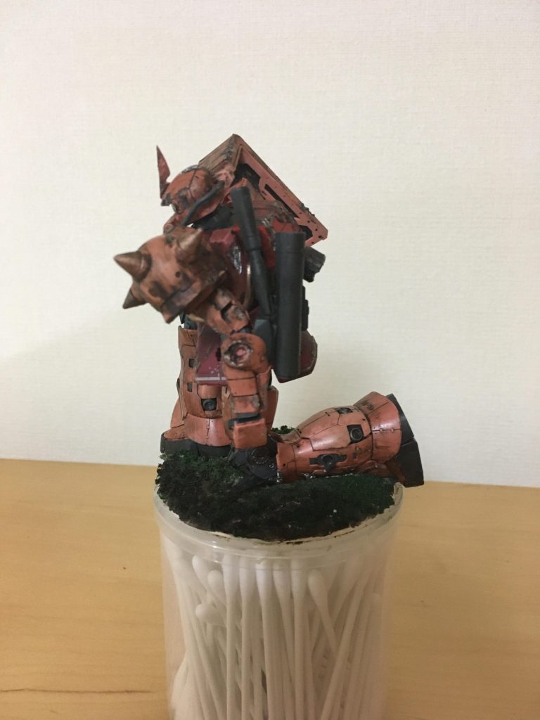 シャアザク、綿棒の上に立つ。–3枚目/制作者：牛