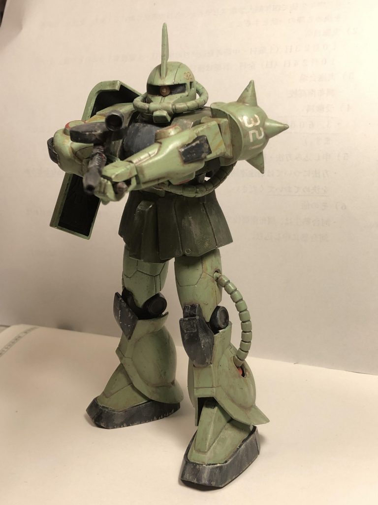 設定画風に作ってみたからそこまで派手には汚してない。真鍮線で関節を固定してる為可動域は死んでる。元のキットがプロポーション良い為に改造は頭の微調整と足の延長だけ。