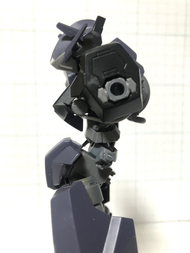 腰はボルアム大で延長してS字立ちが決まるようにしています。