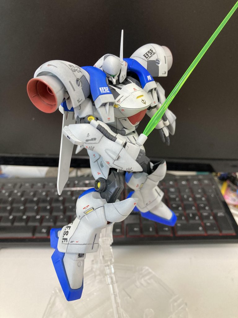 ビームサーベルの頭身はMk-2のものにしました。既存の黄色もカッコいいんだけど、長さもあるこっちが好みです。