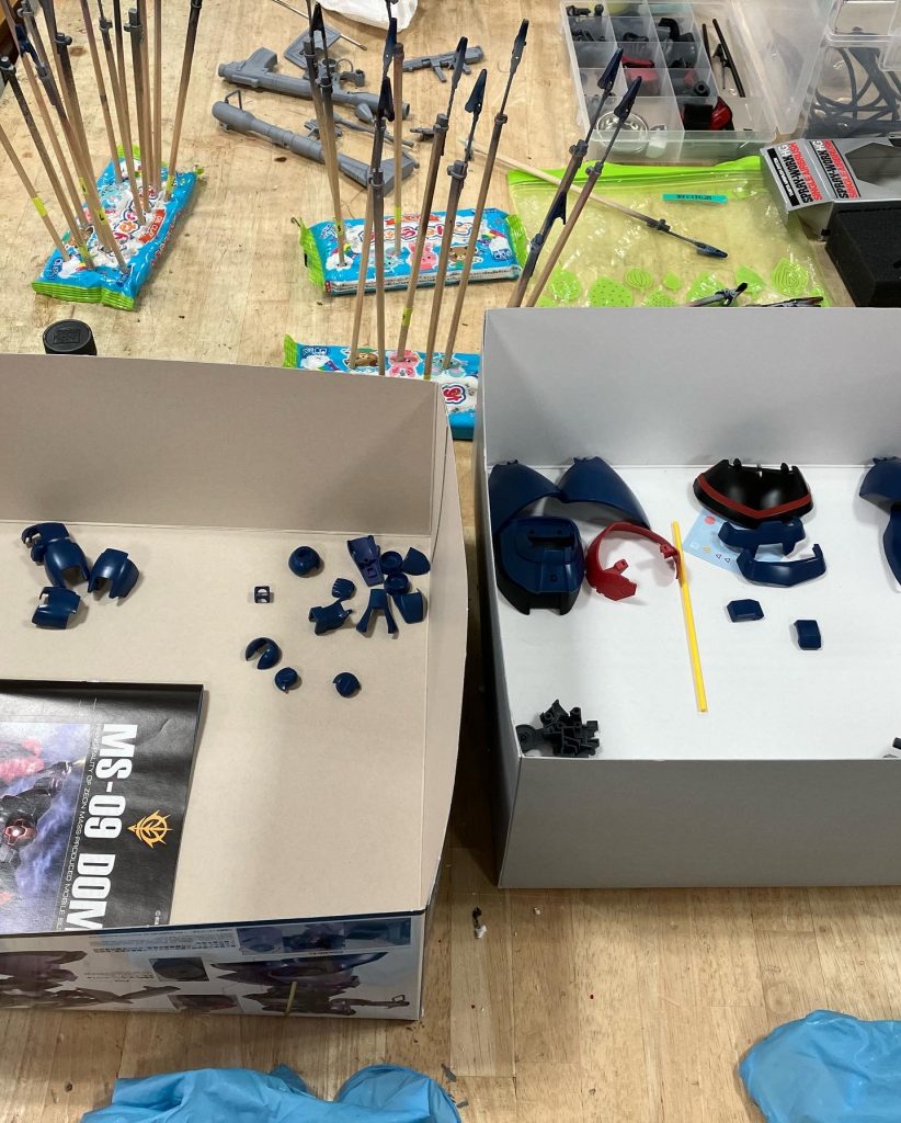 メインカラーが紫じゃないのは間違えて紫の塗料をラッカーじゃなくて水性で買ったからです(￣−ω−￣)