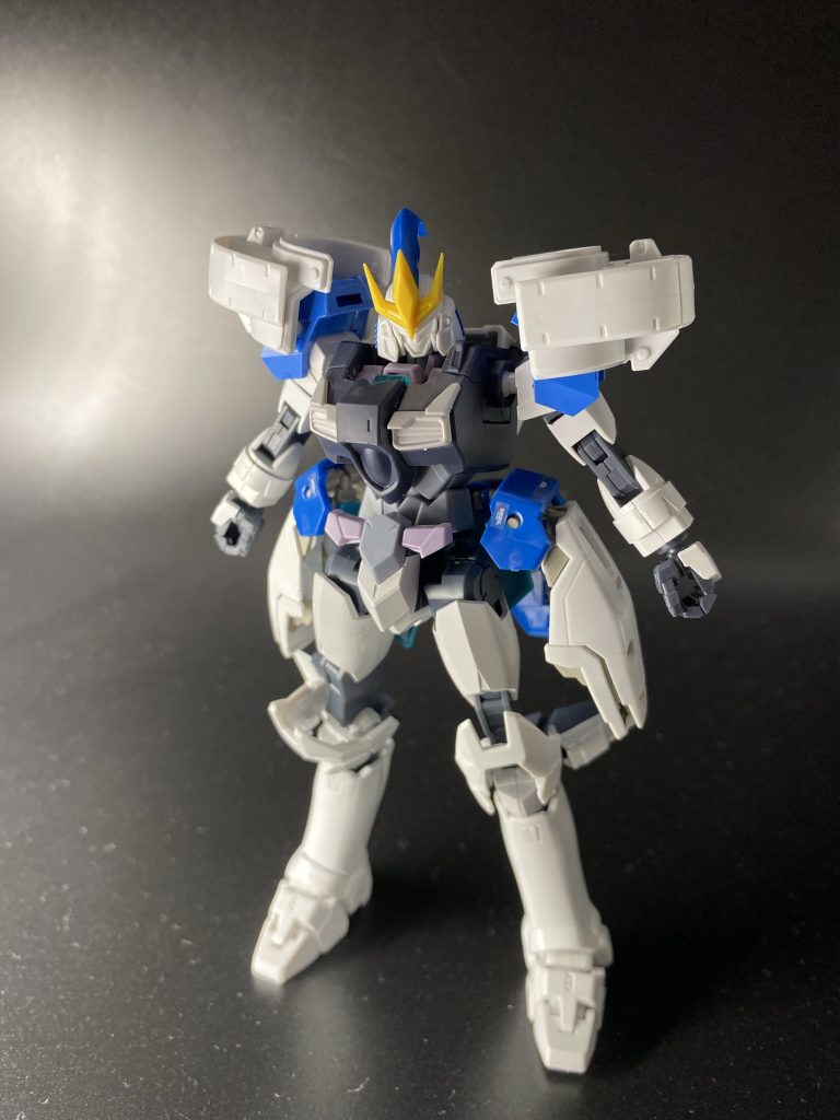 〜塗装前〜トールギスの方をつけるためにアースリィの肩をひっくり返して使うという荒技を採用してます