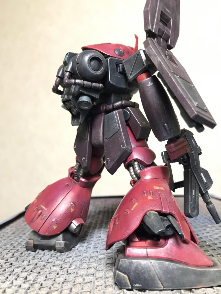 背面アオリです。足の太さがイイ。マラサイの脚部は独特ですな。