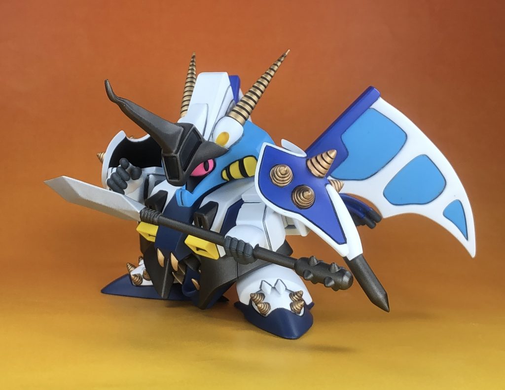 大きさはLGBBと大体同じ大きさですが、羽とシールドがあるので横にボリュームがあります。