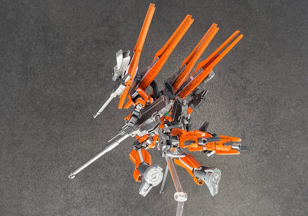 　また、この計画とは似て非なる外宇宙探査船開発プロジェクトも存在するが、両プロジェクトは覇権争いが強く良好な関係ではない。　あくまでAIによる外宇宙探査が最終目標であるが、この時点(この機体)ではAIによる操縦ではなく生身の人間が操縦する従来のシステムで、テストパイロットと開発チームが、何千時間という学習をAIに学ばせる過程が必要になる。