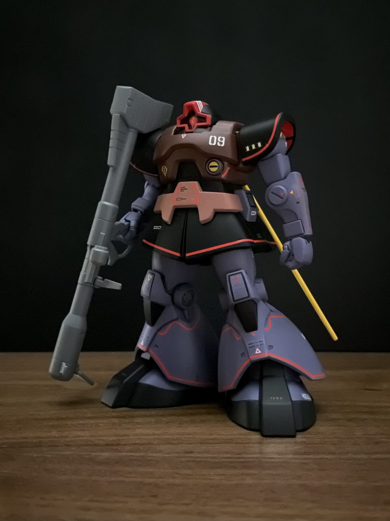 以前から作りたかったリアルタイプドム。旧キット1/100リアルタイプのデカールを使用して、HGUCドムでリアルタイプカラーに仕上げました。