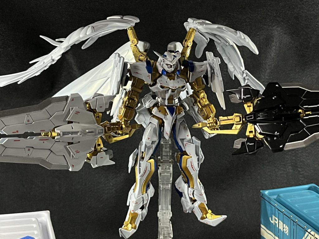 立ち姿④支えありで大剣装備。持たせることは出来るんです。持たせることは。