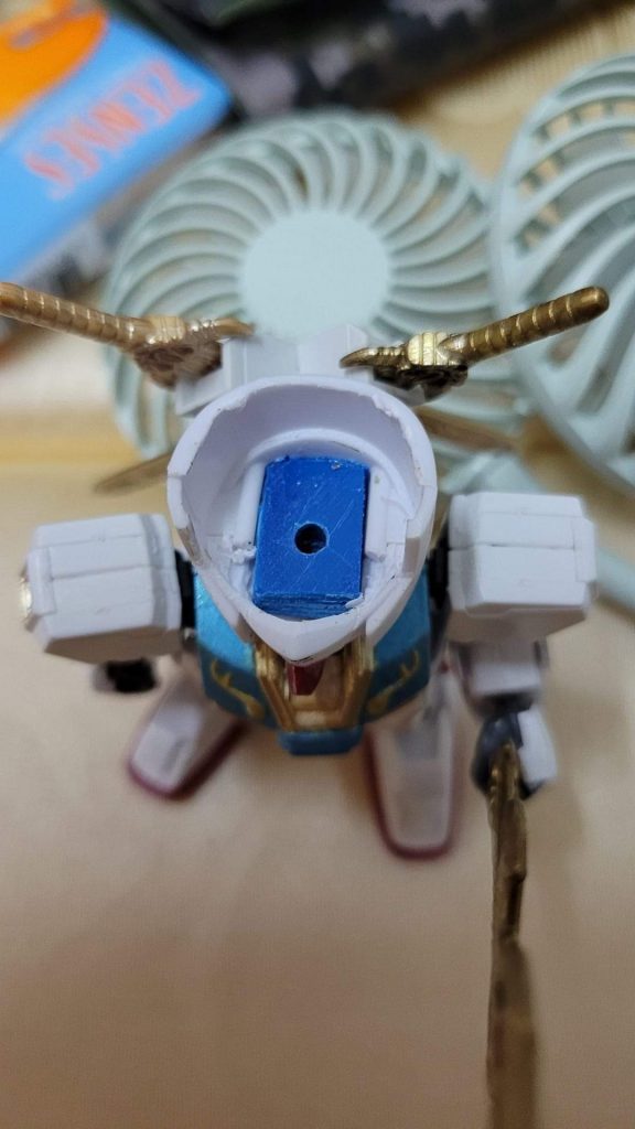 頭部進行切割在進行內部改造