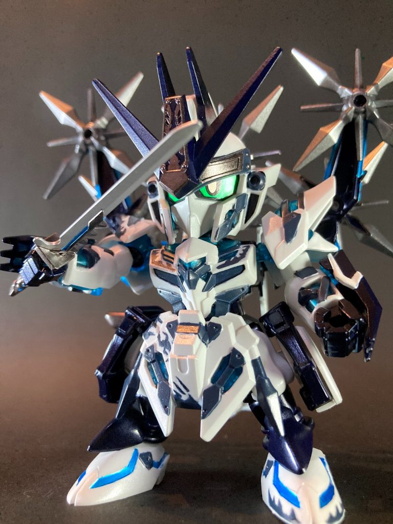 佐助デルタの発売時モールドが彫られていなかった時点で才蔵デルタカイへのランナー流用の可能性が凄く高いと期待していたもので、発売延期も経て1年以上越しとなりましたが、念願の才蔵デルタカイを製作出来てとても楽しかったです。また新作SDWヒーローズ外伝・THE LEGEND OF DRAGON KNIGHTの公式キービジュアル第7弾で、ナイトワールドに水色Ver.になった才蔵デルタカイが精悍な騎馬姿で登場された事には思いがけず嬉しい限りで、今後の展開も楽しみにしたいと思います。以上、閲覧頂きありがとうございました。