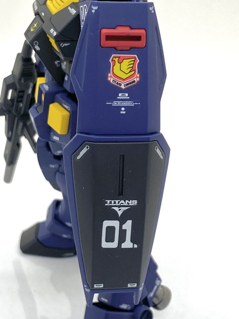 武装類にもRGガンダムマークⅡのデカールを貼っていて、それほど違和感はないと思います。