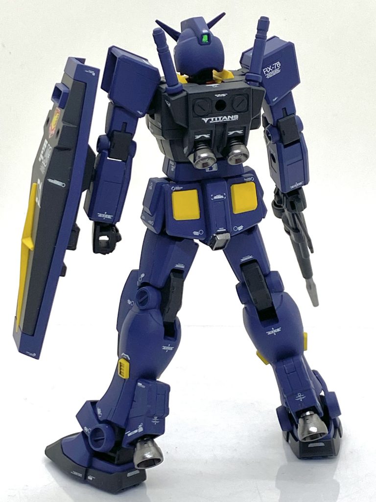 塗装箇所とカラーレシピ胸、スリッパ、シールドの一部等→(クレオス)新ガンダムカラーティターンズブルー1頭、肩、腕、脚等→(クレオス)新ガンダムカラーティターンズブルー2襟、ヘリウムコア、ダクト等→(クレオス)新ガンダムカラーMSイエロー関節、ビームライフル本体、ランドセル等→(クレオス)ジャーマングレービームライフル先端、各部バーニア→(ガイア)フレームメタリック(1)