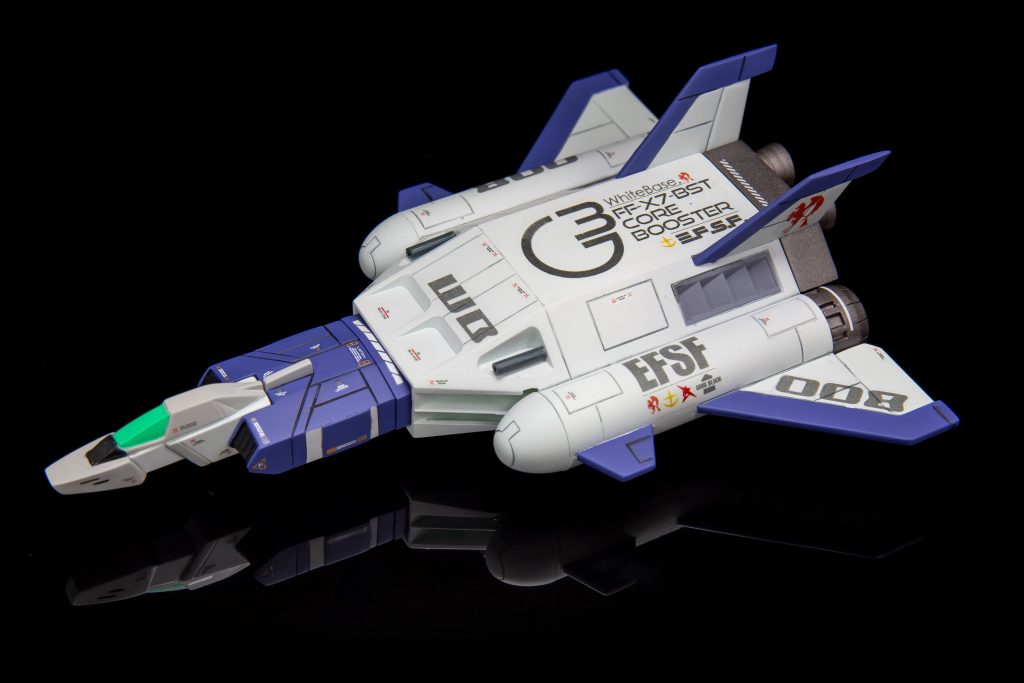 上からショット。スタイル良いですよね。色気があるというか。