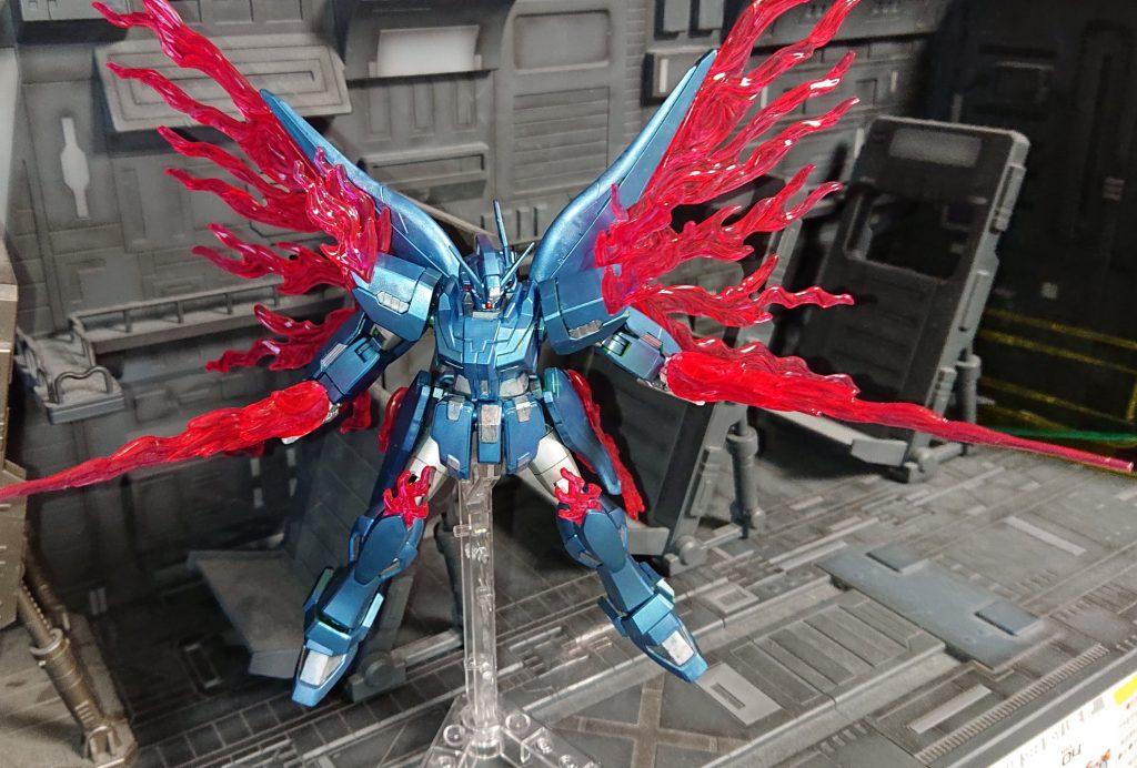 ゴースト同様シルバーの本体の上からさらにメタルブルーのビームコート