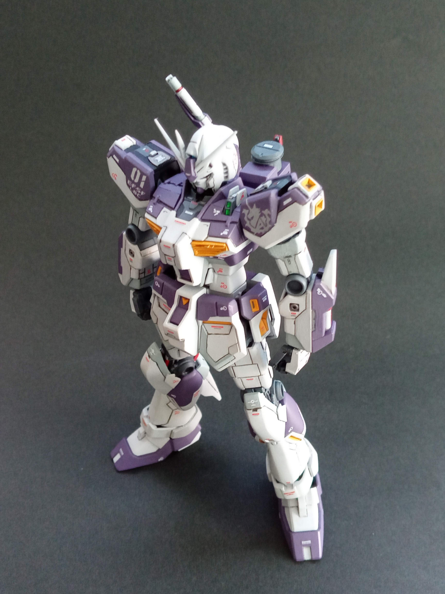 エントリーグレード νガンダム｜マッドさんさんのガンプラ作品｜GUNSTA